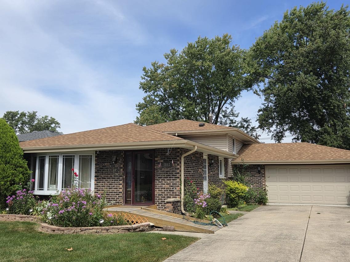 7842 W 101st Pl., Palos Hills, IL 60465