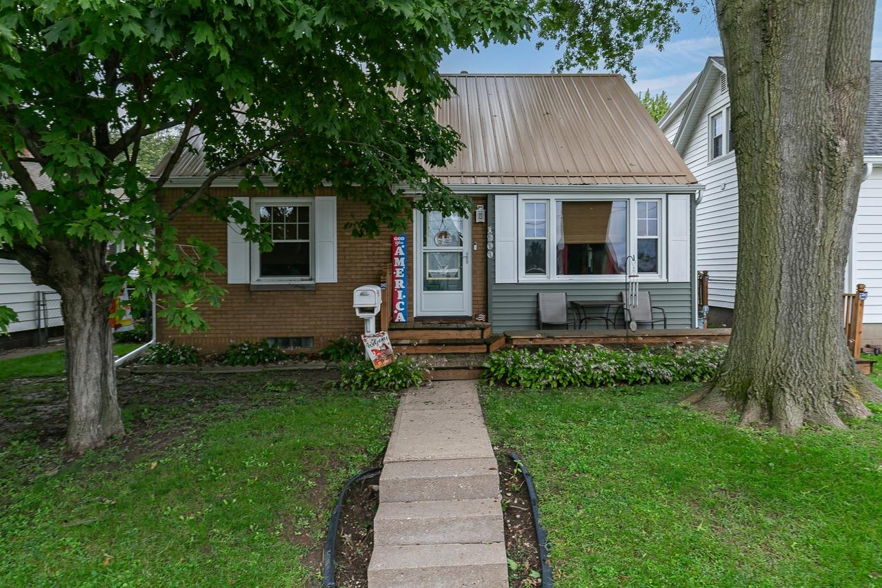 1900 29th St., Moline, IL 61265