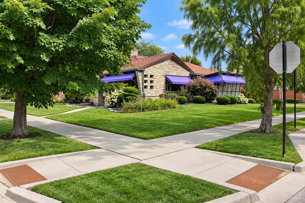 9357 S Bell Ave., Chicago, IL 60643