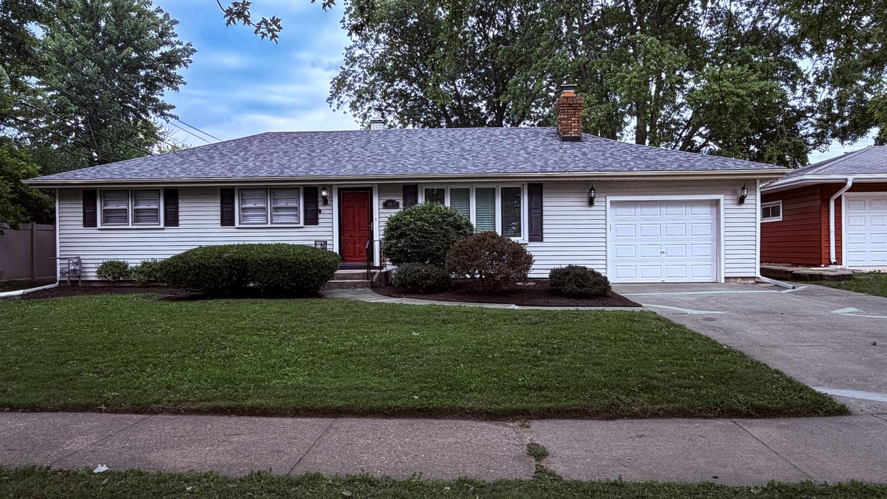 16067 School St., South Holland, IL 60473