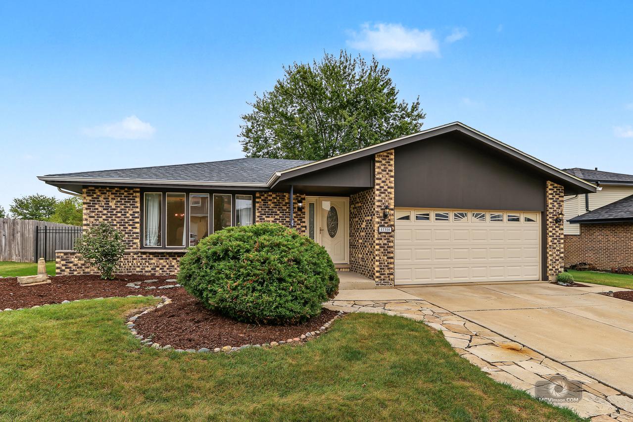 17325 Locust Ave., Tinley Park, IL 60487