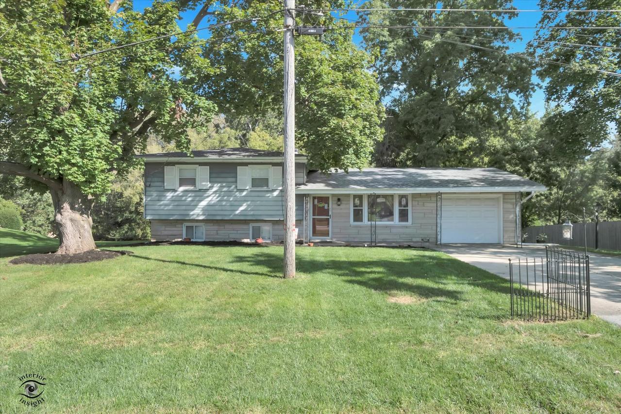 509 Old Hickory Rd., New Lenox, IL 60451
