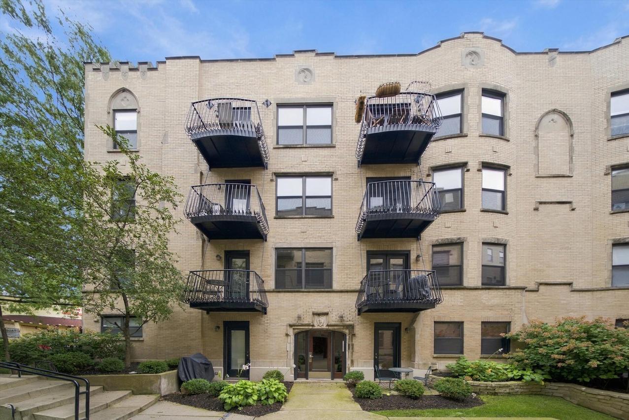 4434 N Damen Ave. #3E, Chicago, IL 60625