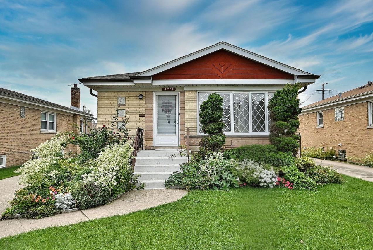 4704 N Newland Ave., Harwood Heights, IL 60706