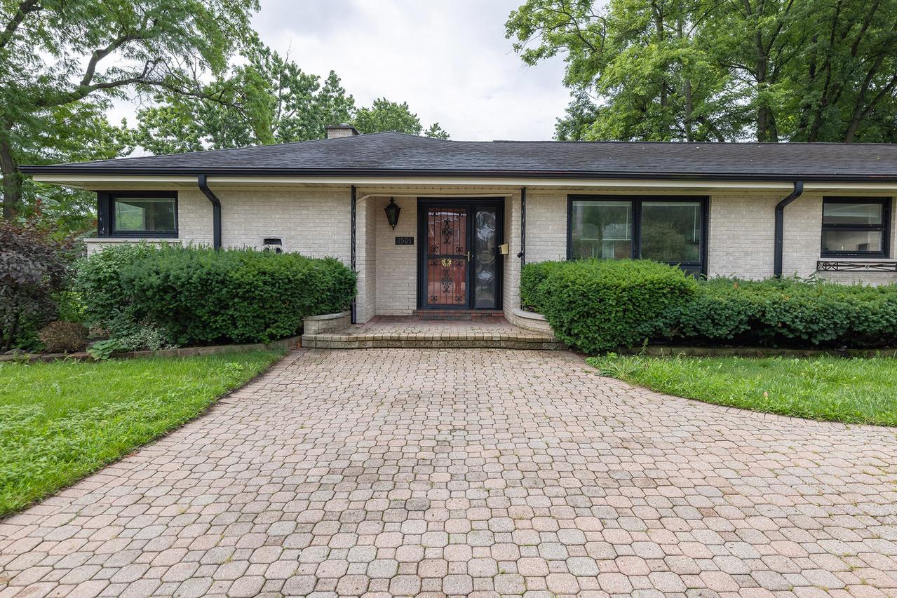 1501 W Talcott Rd., Park Ridge, IL 60068