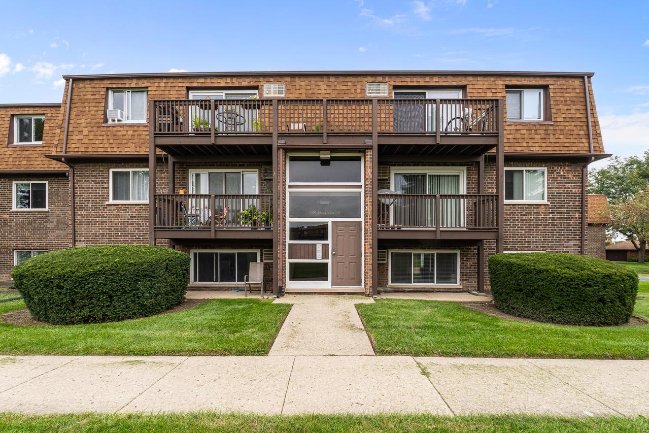 113 Boardwalk St. #E, Elk Grove Village, IL 60007