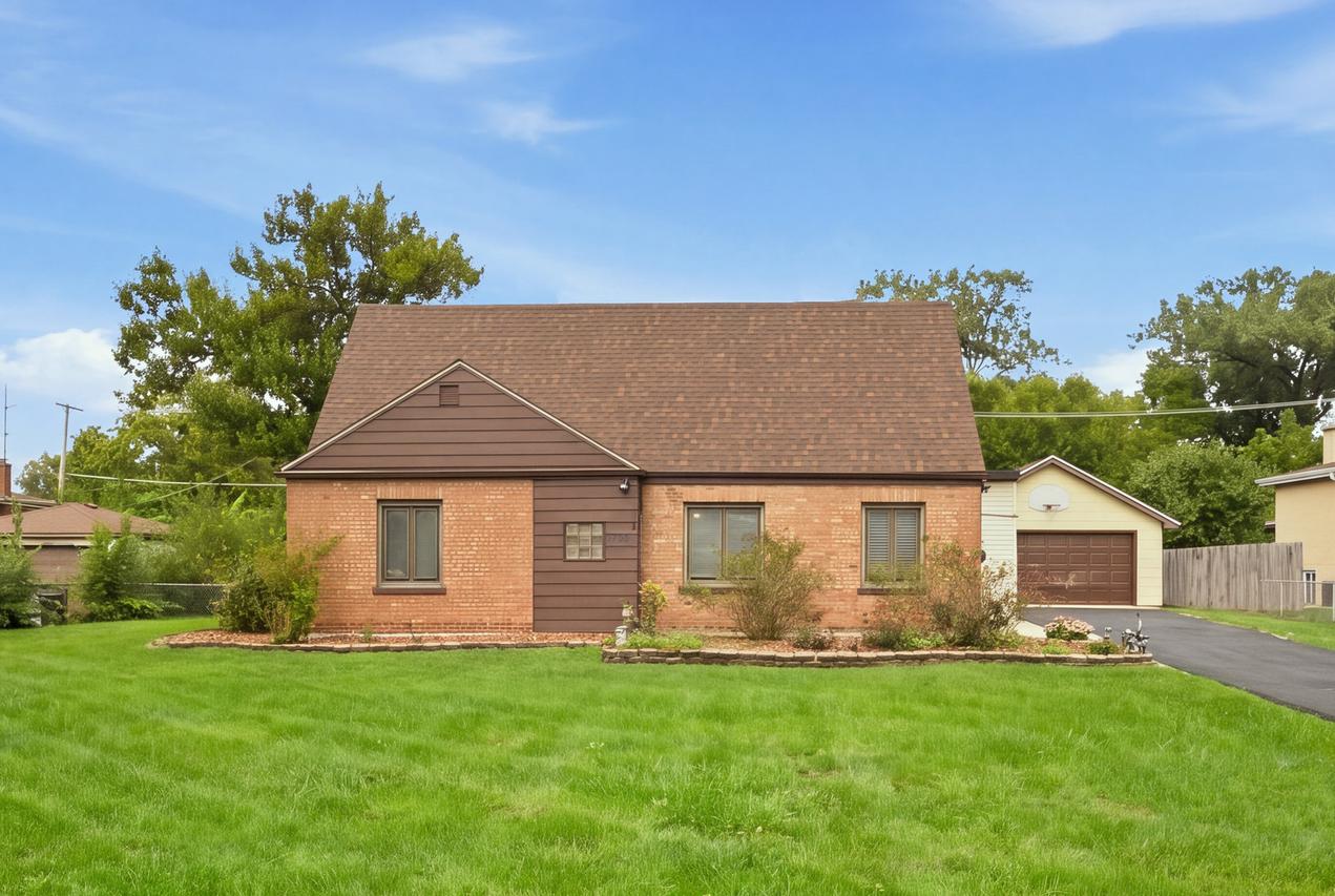 1700 Pratt St., Des Plaines, IL 60018
