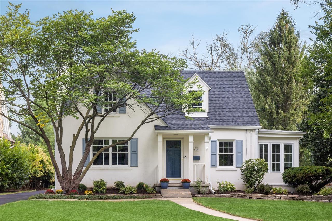 380 Oak St., Glen Ellyn, IL 60137