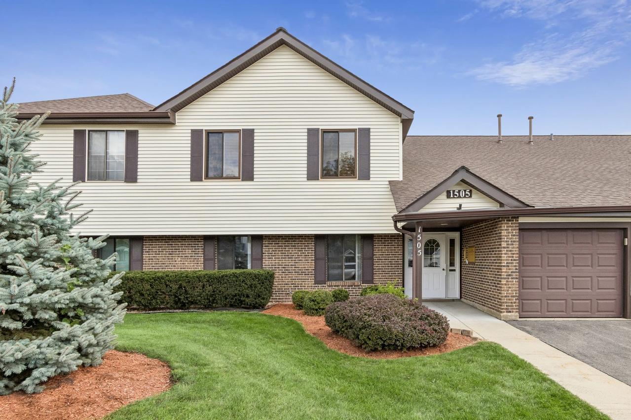 1505 Harbour Ct. #1A, Schaumburg, IL 60193
