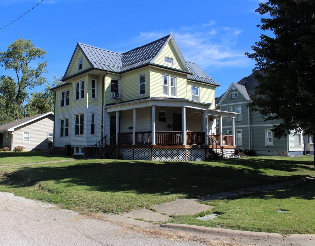 423 W Main St., Clinton, IL 61727