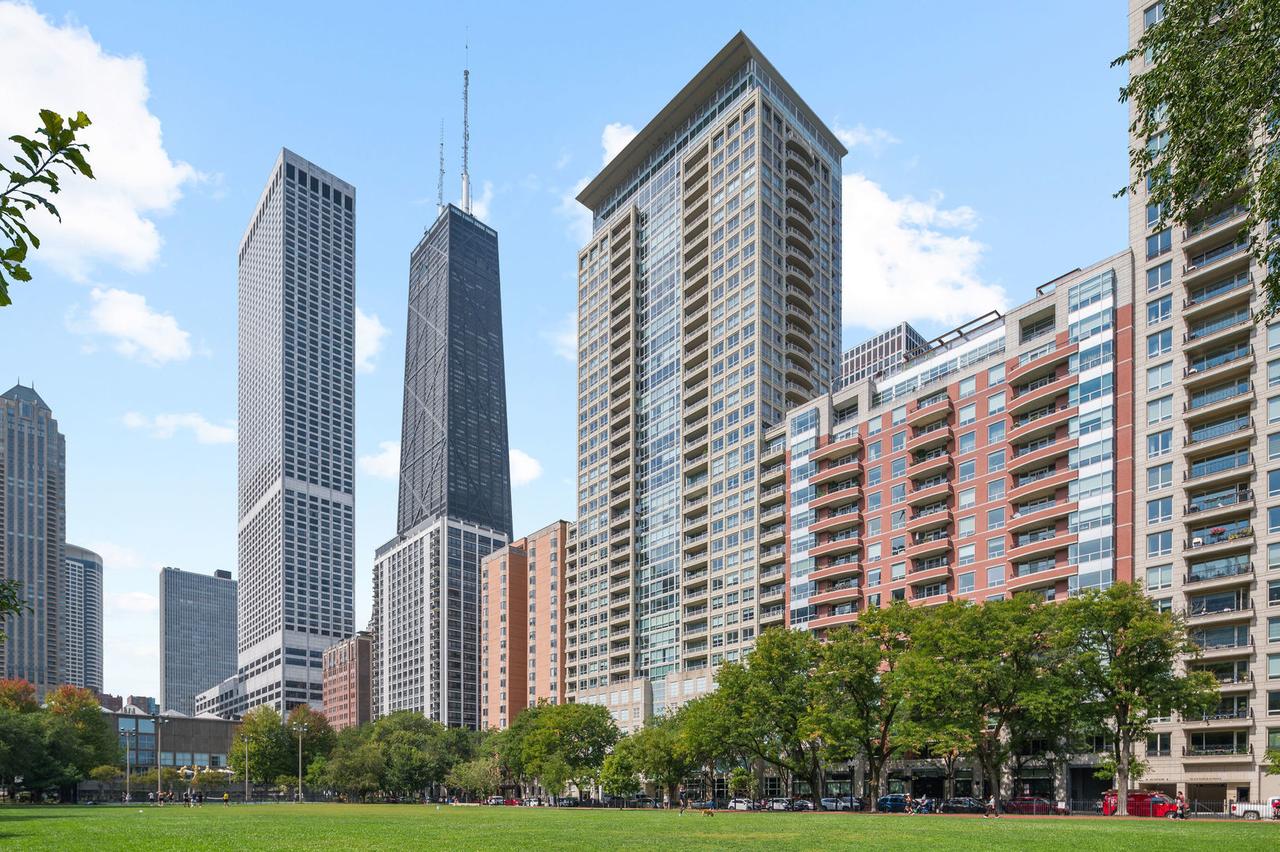250 E Pearson St. #1002, Chicago, IL 60611