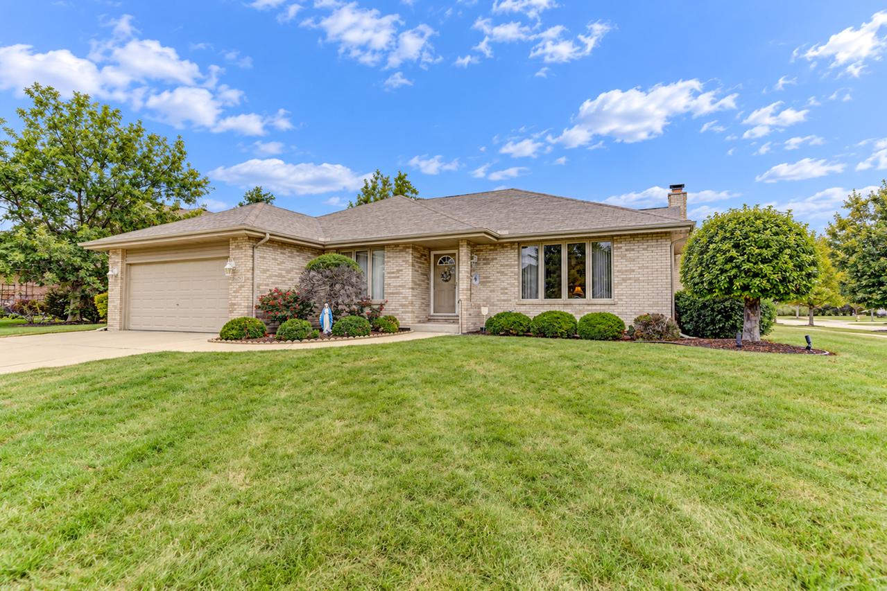 8600 Henke Dr., Tinley Park, IL 60487