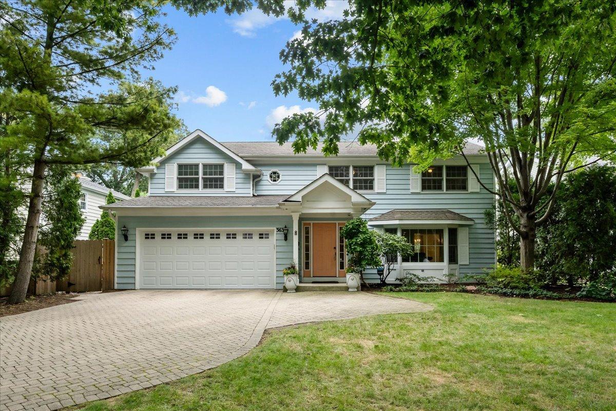 363 Newman Ct., Lake Bluff, IL 60044