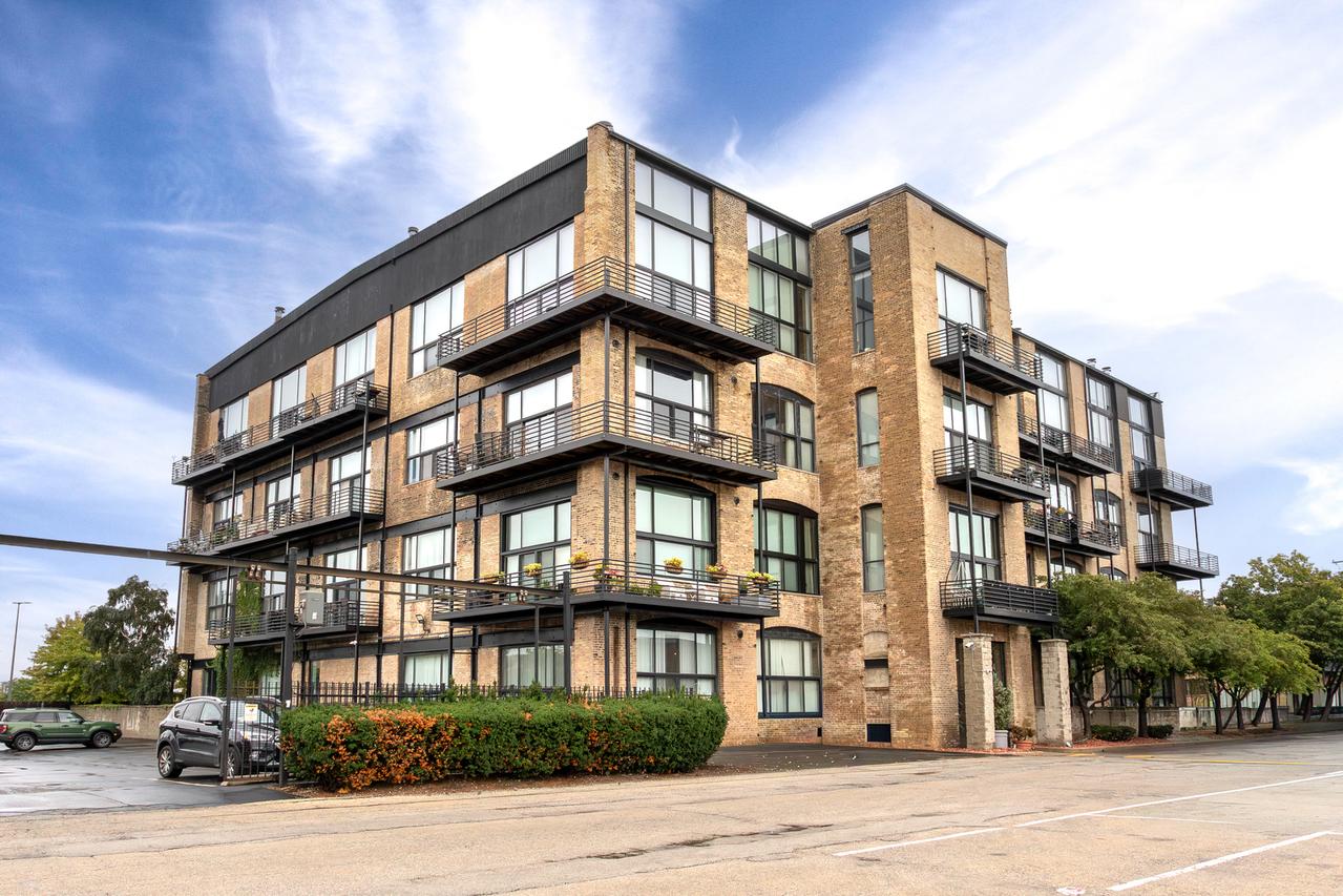 2614 N Clybourn Ave. #306, Chicago, IL 60614