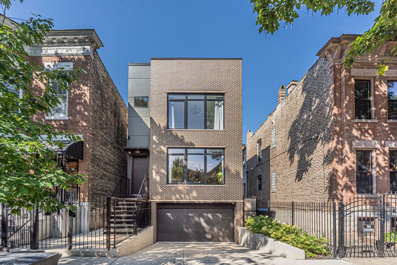1246 N Marion Ct., Chicago, IL 60622