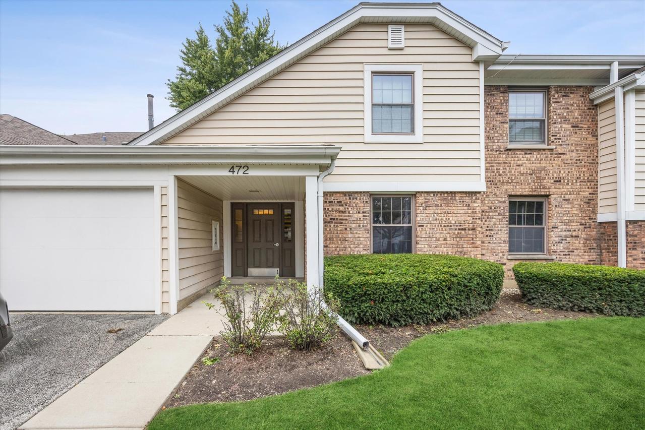 472 Lambert Dr. #D1, Schaumburg, IL 60193