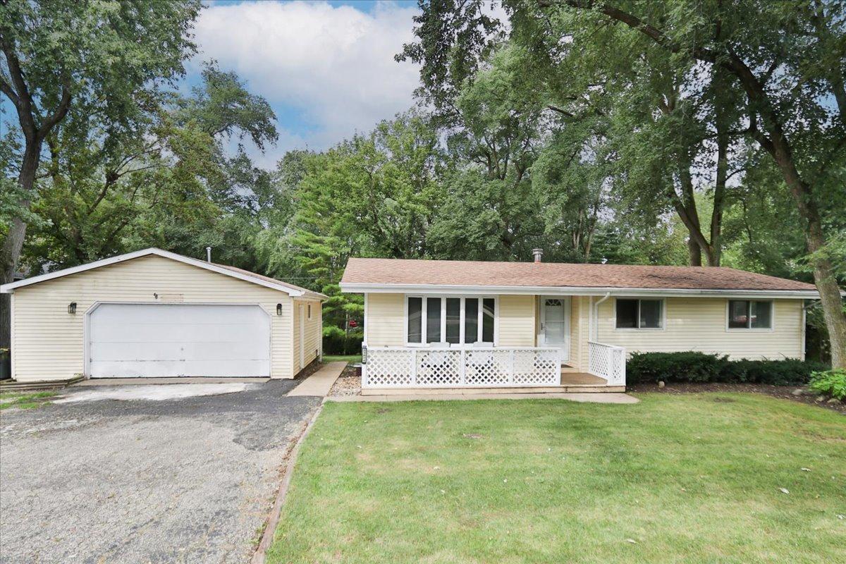 23874 N Echo Lake Rd., Lake Zurich, IL 60047