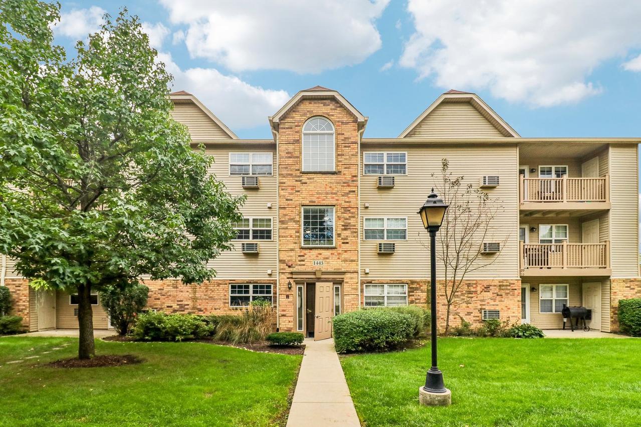 1443 Spring Brook Ct. #2A, Round Lake Beach, IL 60073