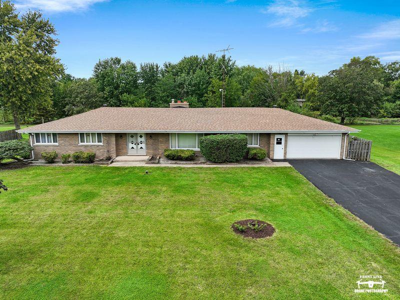 29 Brookside Ln., Bristol, IL 60512