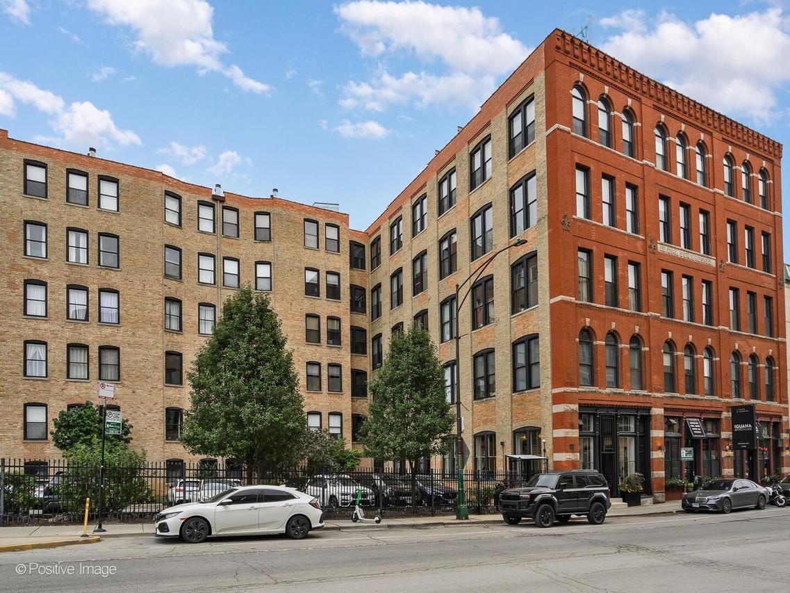 525 N Halsted St. #312, Chicago, IL 60642