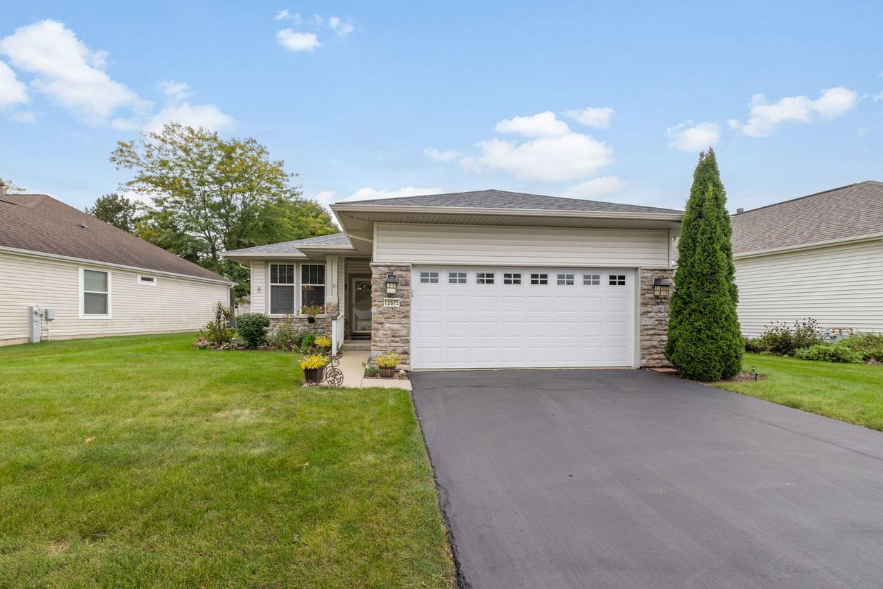 12675 Oak Grove Dr., Huntley, IL 60142