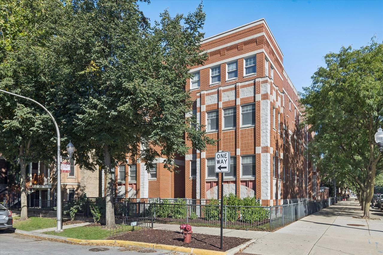 1400 W Byron St. #2E, Chicago, IL 60613