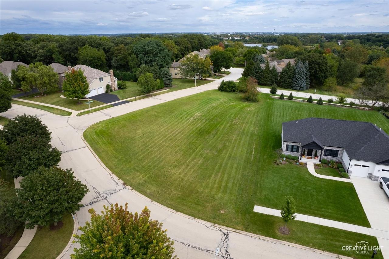 699 Greenfield Rd., Sugar Grove, IL 60554
