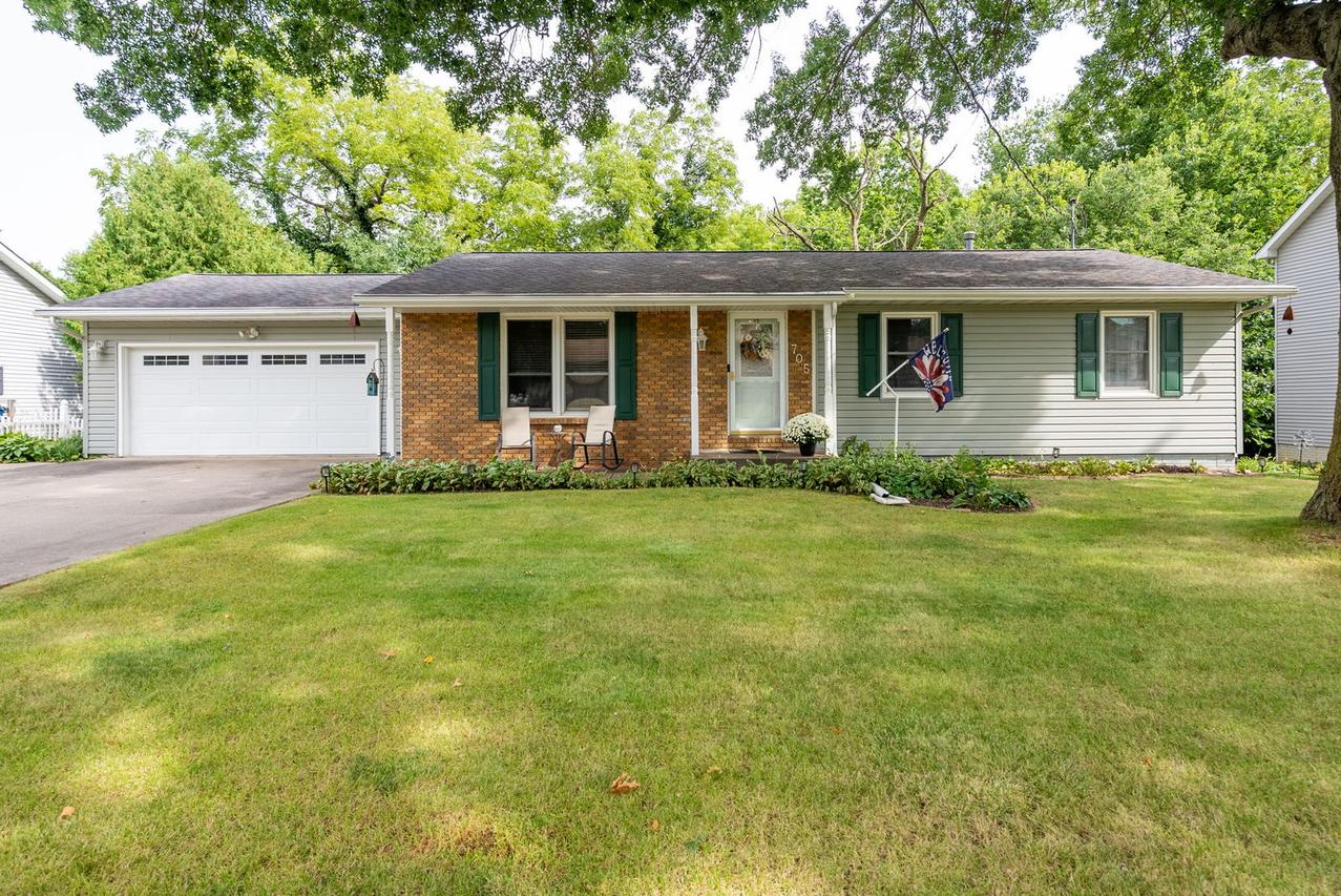 705 E 5th St., Coal Valley, IL 61240