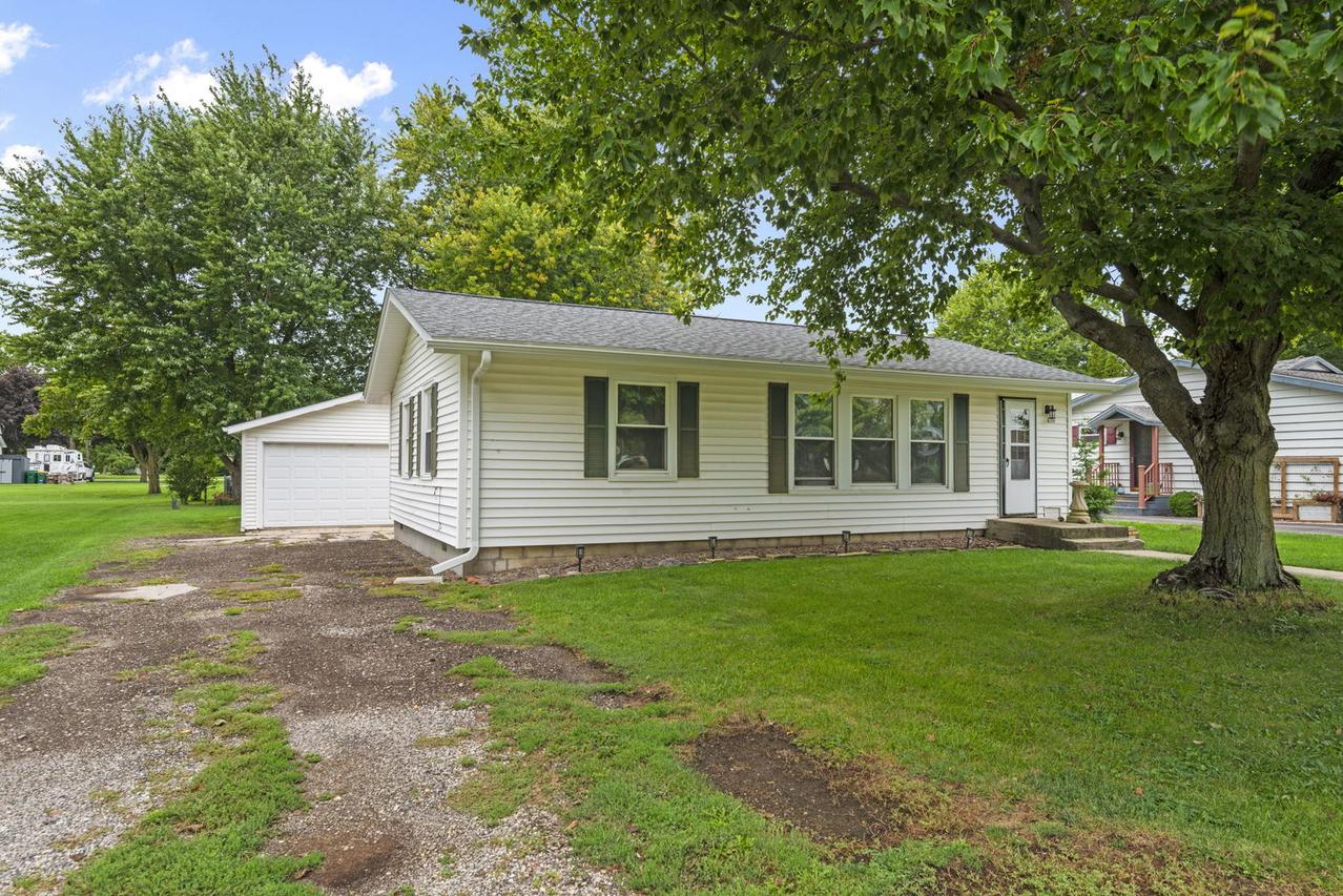206 S 3rd St., Malta, IL 60150