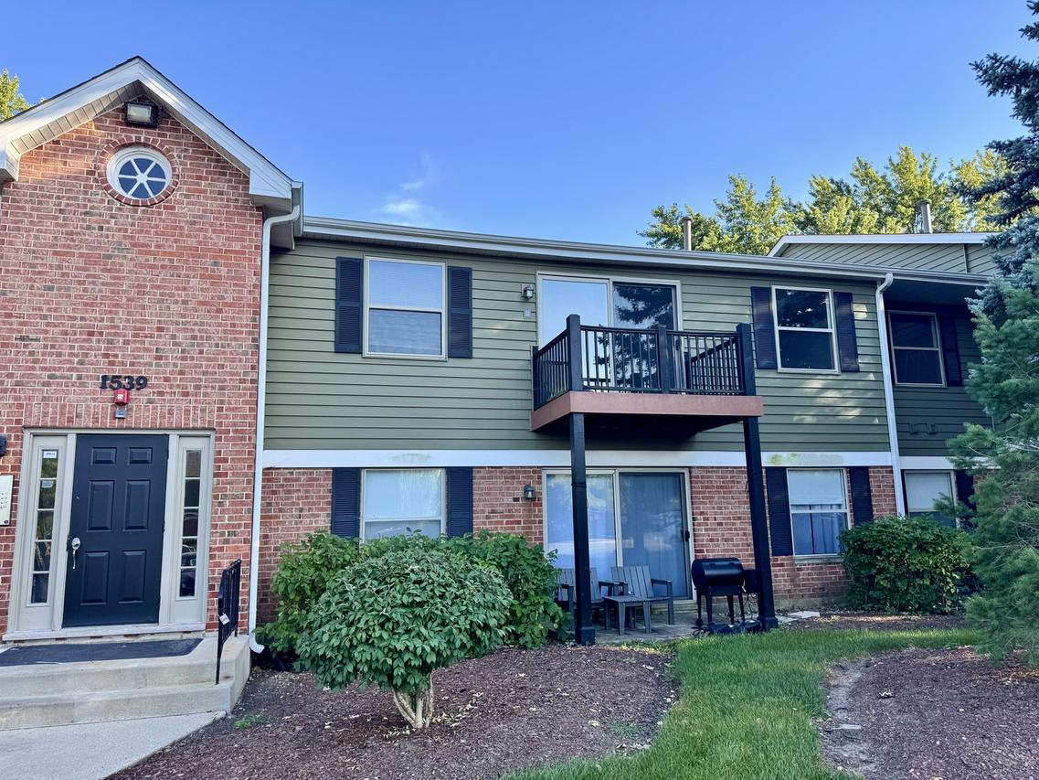 1539 Raymond Dr. #204, Naperville, IL 60563