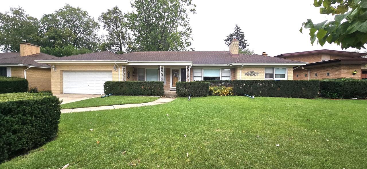 6425 N Knox Ave., Lincolnwood, IL 60712