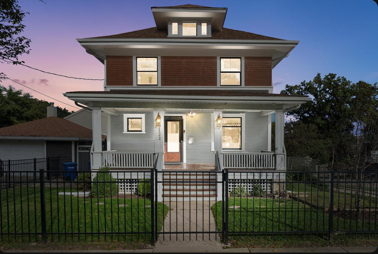 122 S 5th St., St. Charles, IL 60174