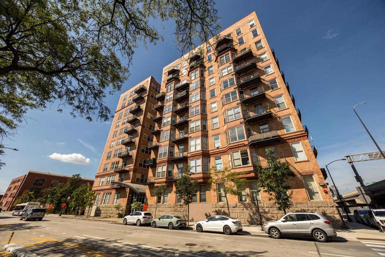 500 S Clinton St. #242, Chicago, IL 60607