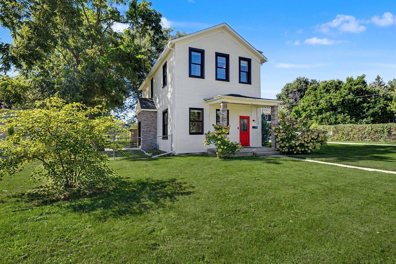158 S Sycamore St., El Paso, IL 61738