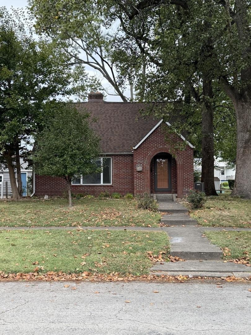 125 S Onstott Ave., Duquoin, IL 62832