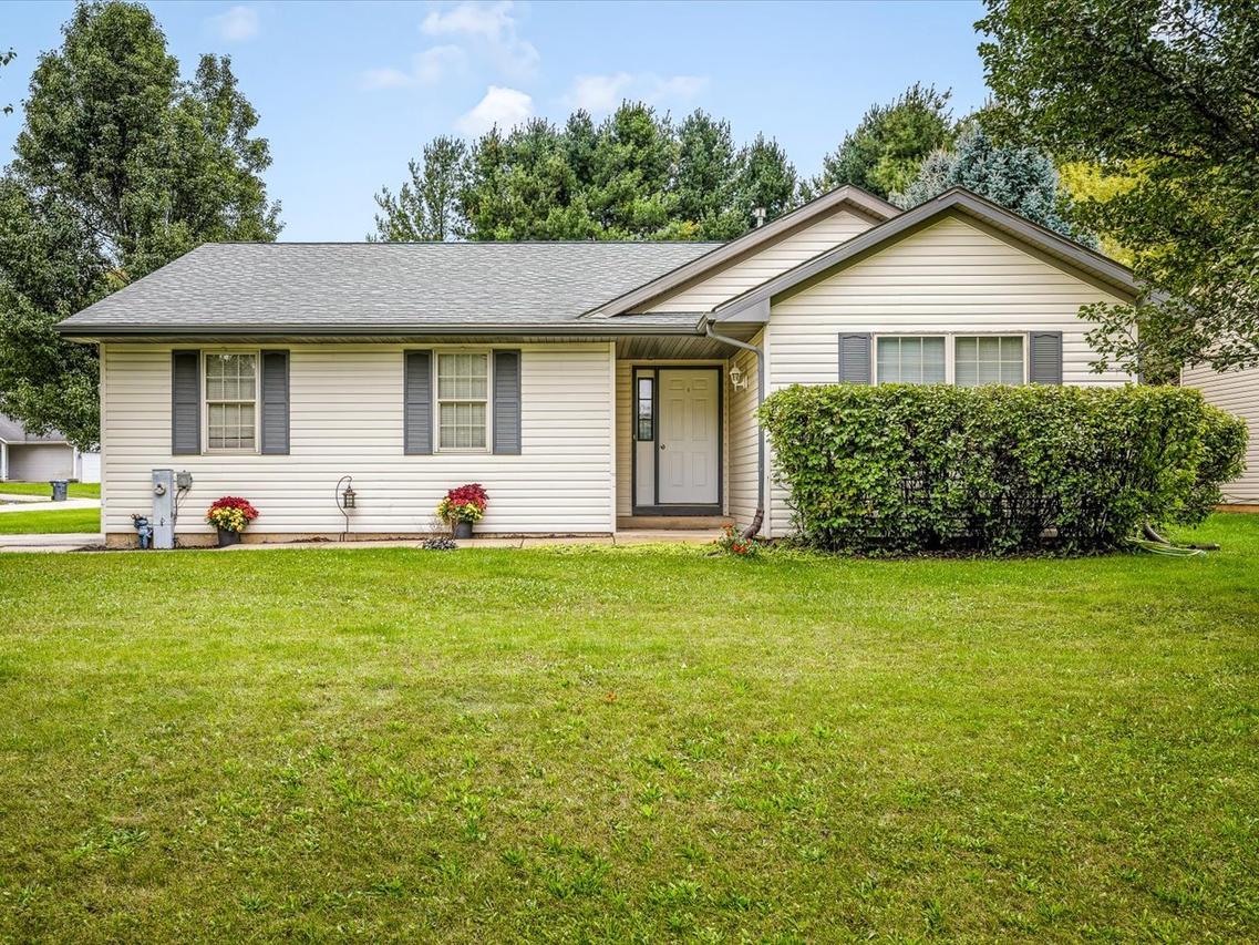 101 Gables Dr., Poplar Grove, IL 61065