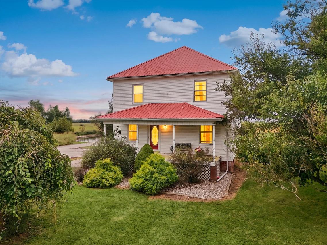 535 E 200 North Rd., Loda, IL 60948