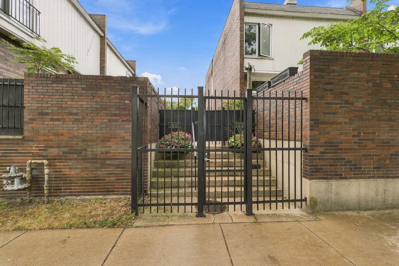 1174 E 53rd St., Chicago, IL 60615