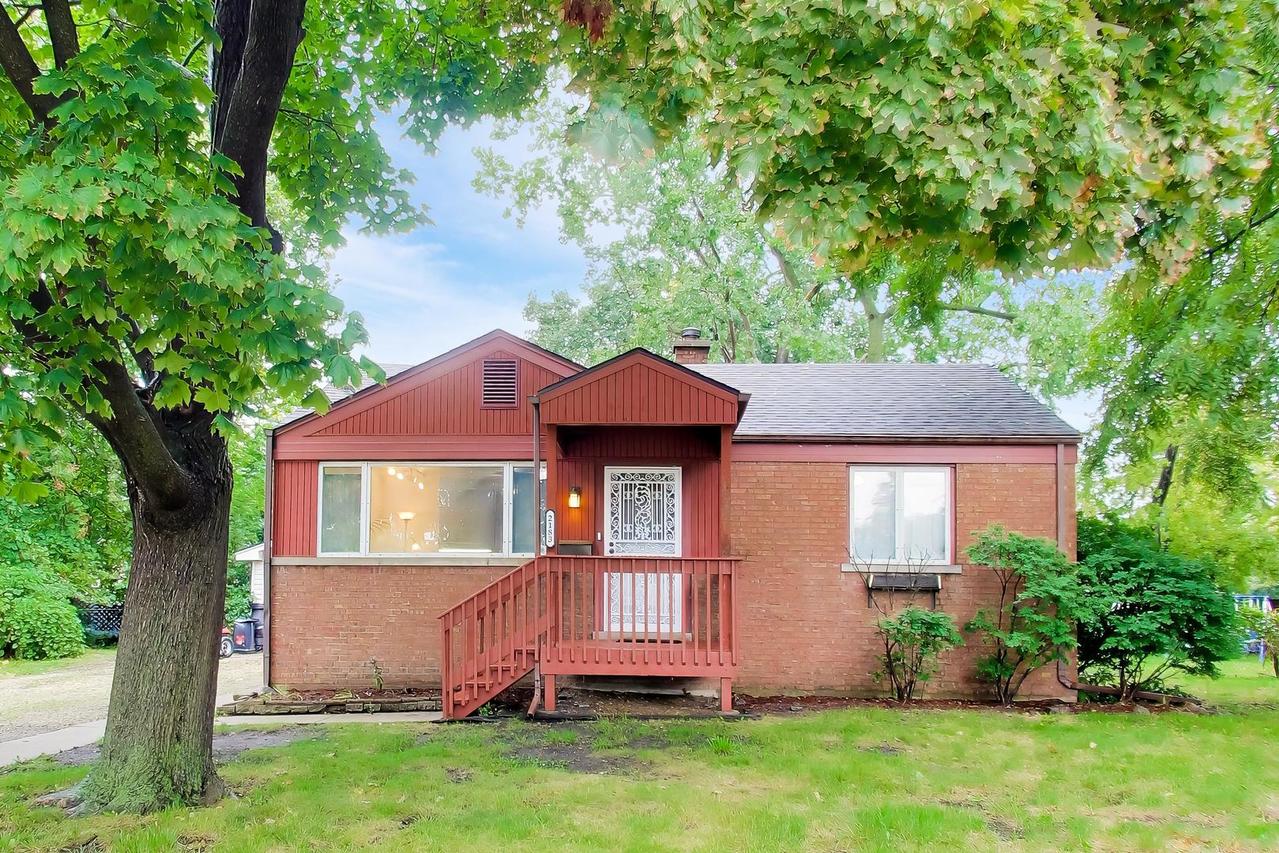 2183 Laura Ln., Des Plaines, IL 60018