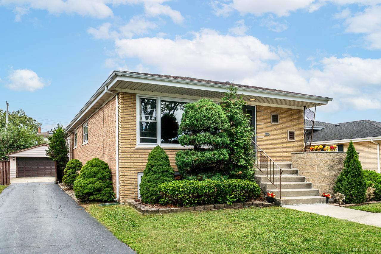 9305 Major Ave., Oak Lawn, IL 60453