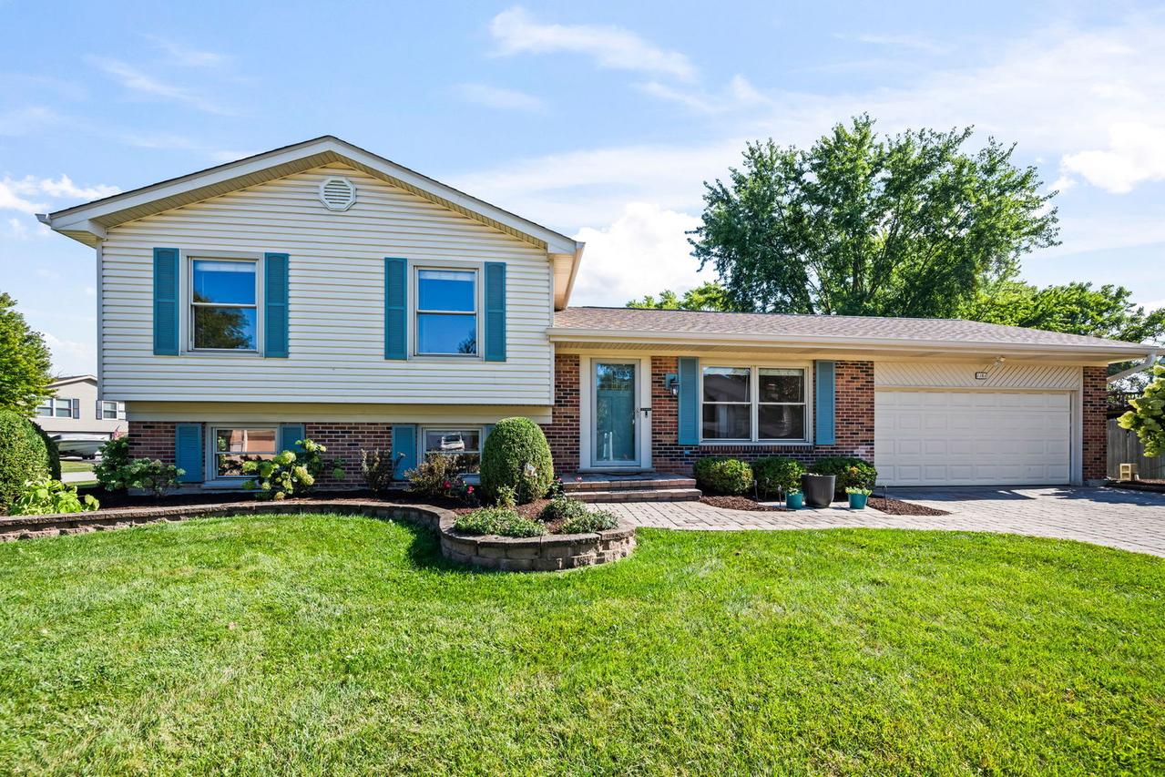 1101 Pheasant Ridge Dr., Lake Zurich, IL 60047