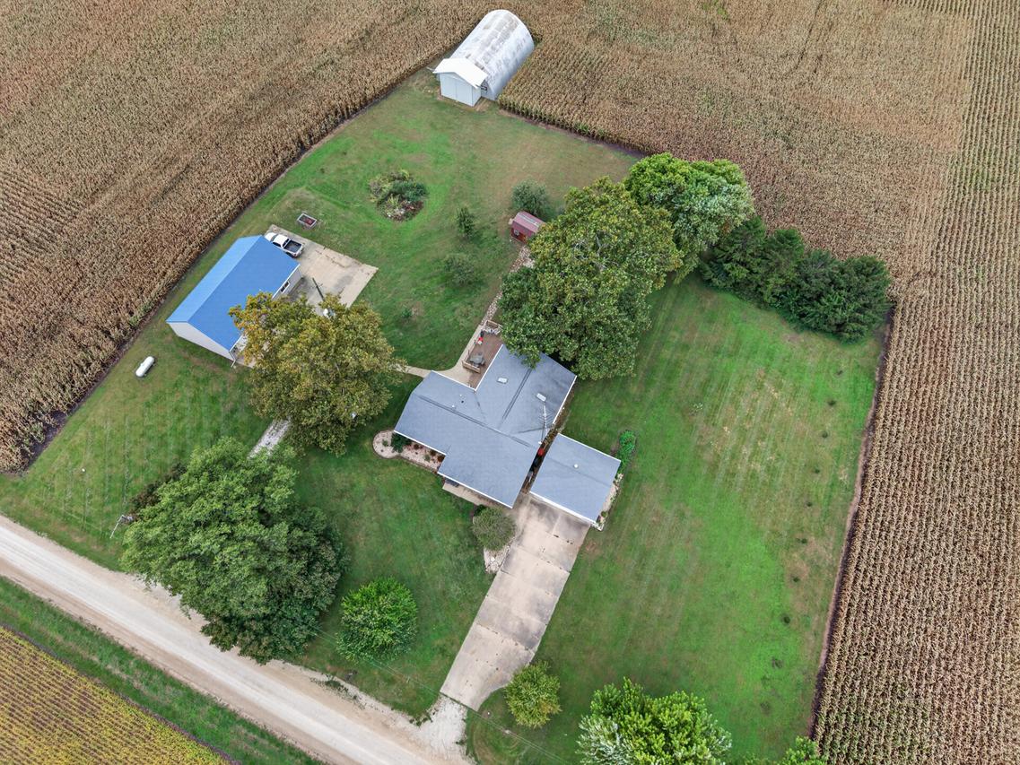 28633 N 200 East Rd., Ancona, IL 61311