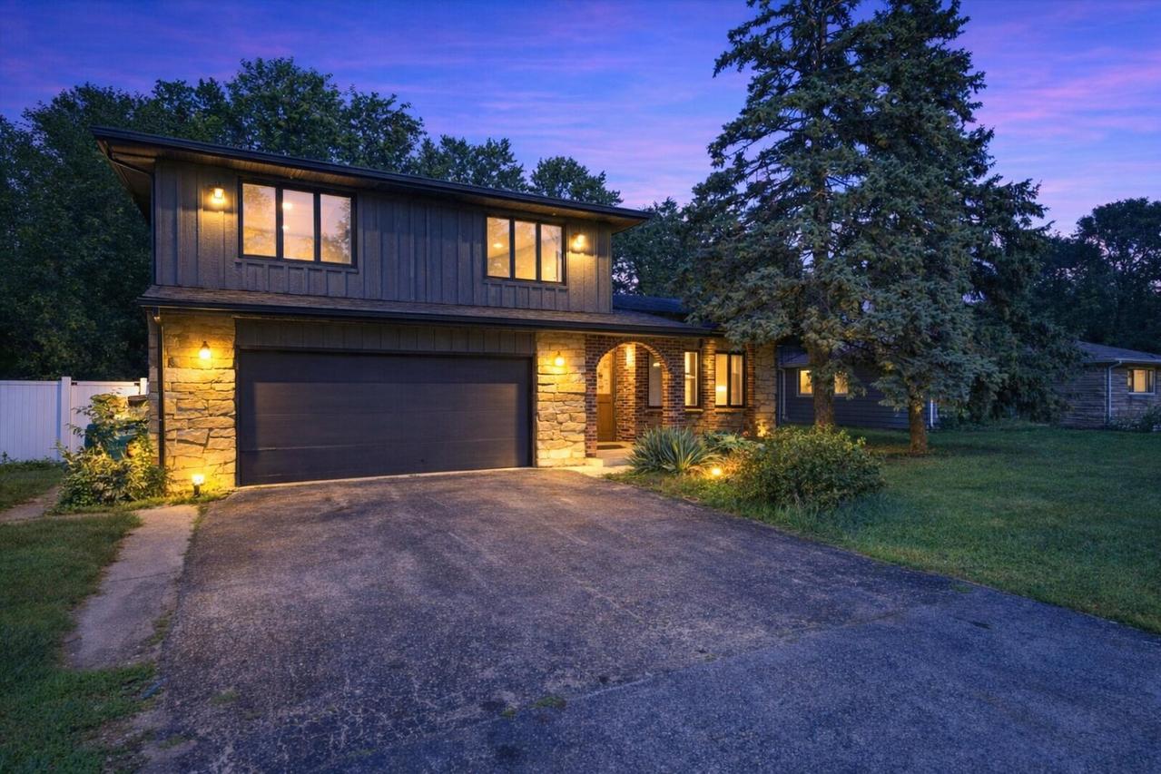 2437 Grape St., Joliet, IL 60435