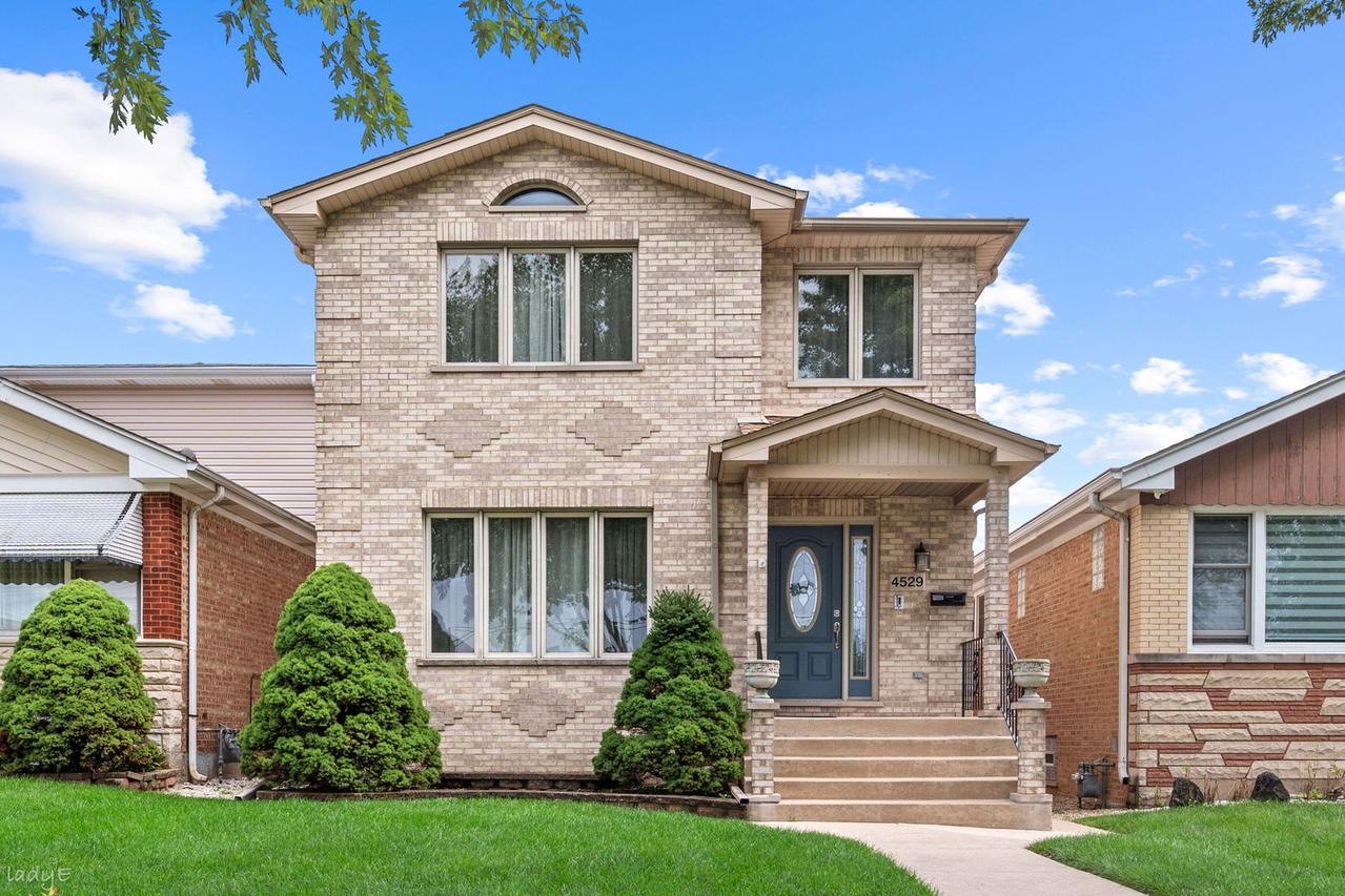 4529 N Sayre Ave., Harwood Heights, IL 60706