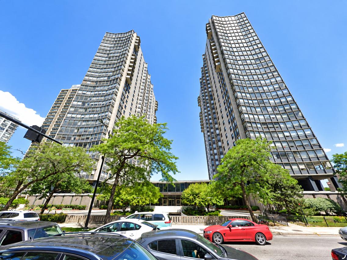 5701 N Sheridan Rd. #5U, Chicago, IL 60660