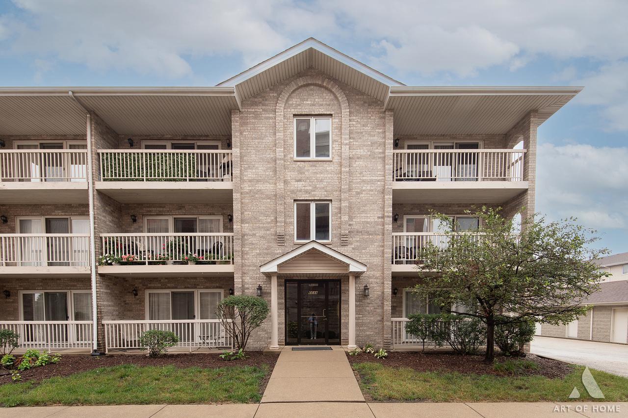 6644 W 65th St. #2N, Chicago, IL 60638