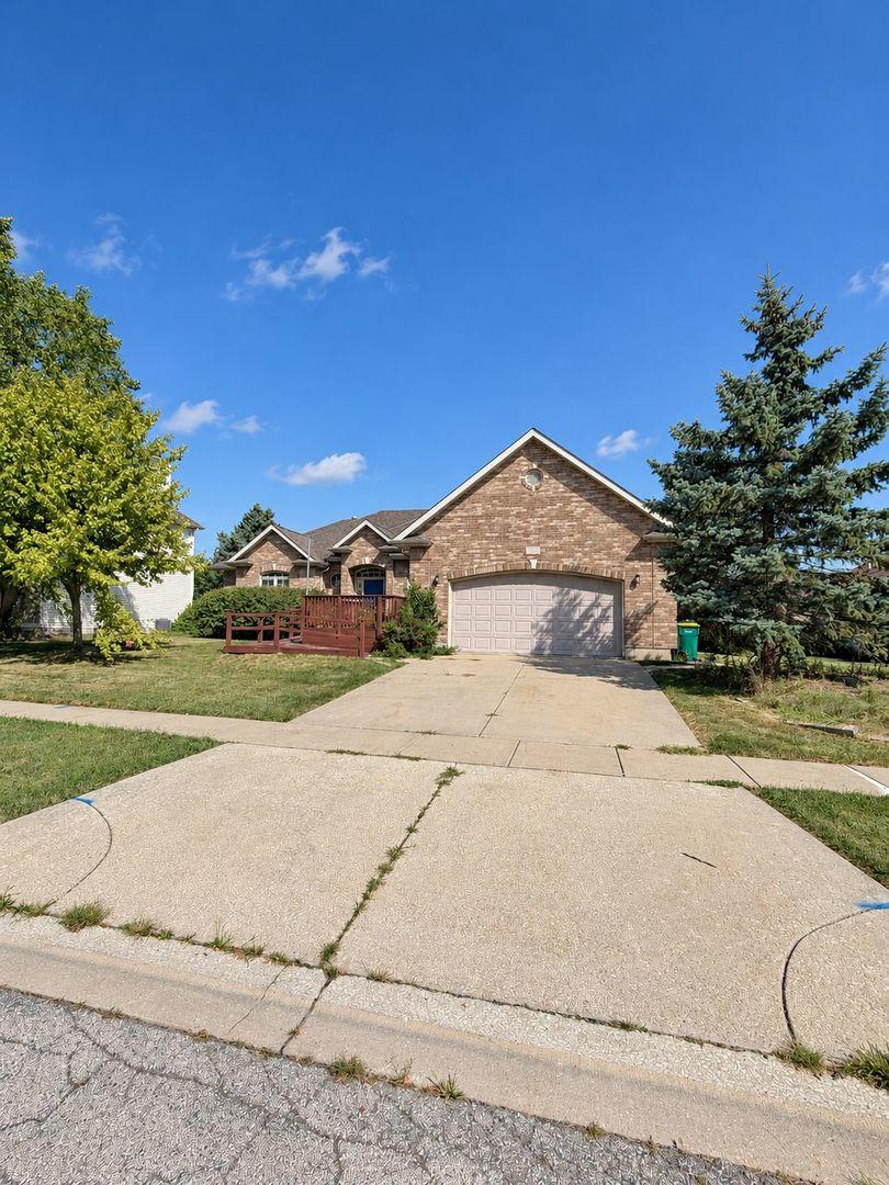 635 Nathan Lattin Ln., Sycamore, IL 60178