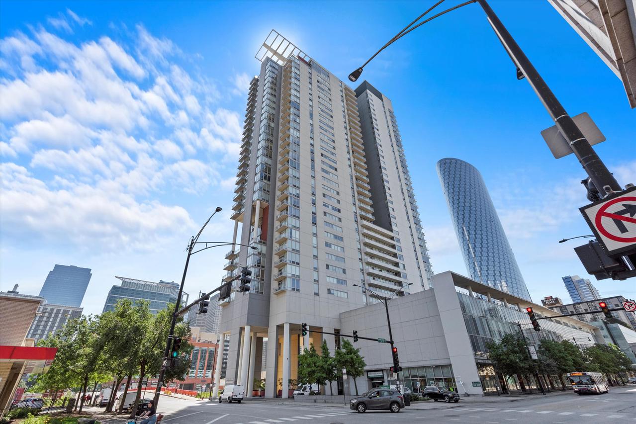 737 W Washington Blvd. #3406, Chicago, IL 60661