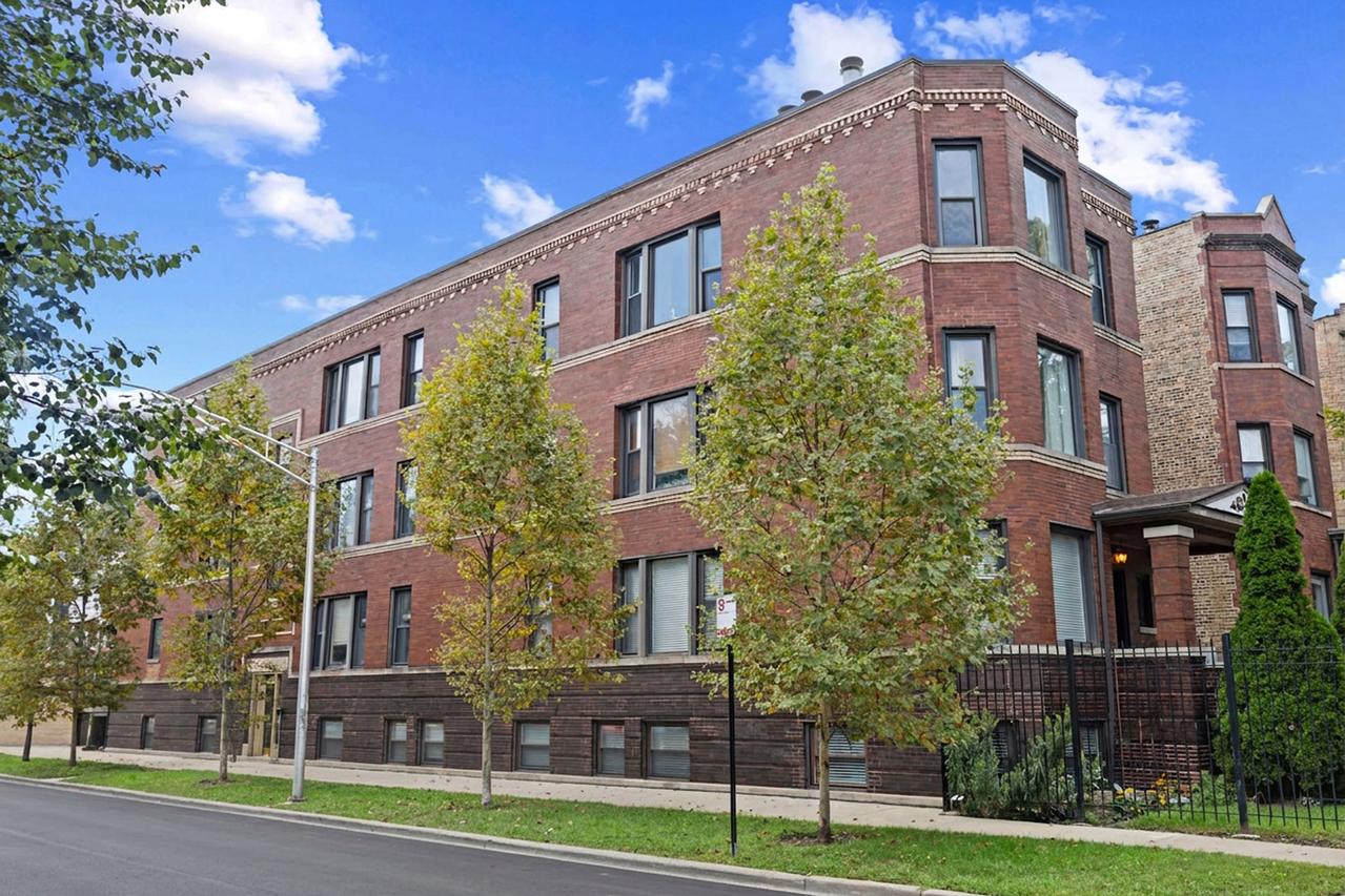 2148 N Sawyer Ave. #2S, Chicago, IL 60647