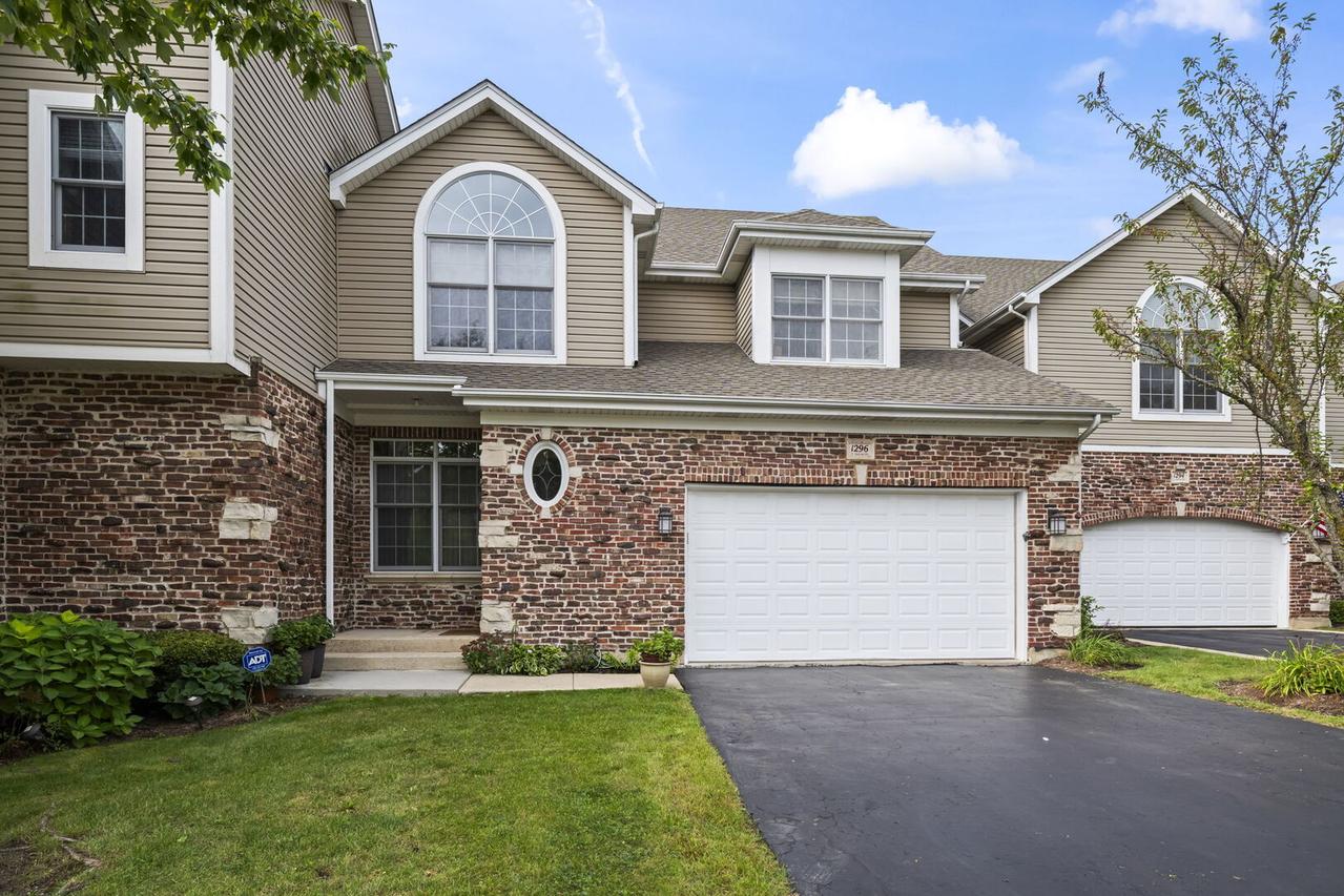 1296 S Falcon Dr., Palatine, IL 60067